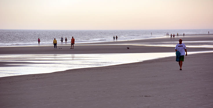 What Beaches Have Free Parking