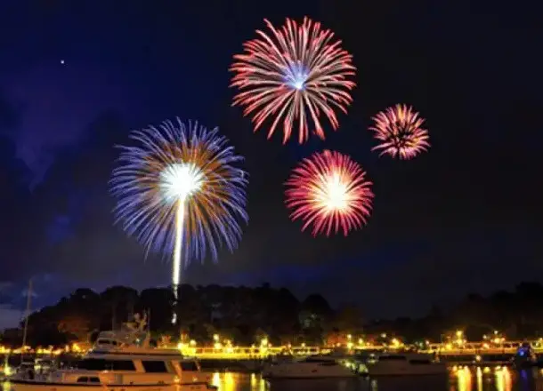 Solaris - Fireworks Cruise