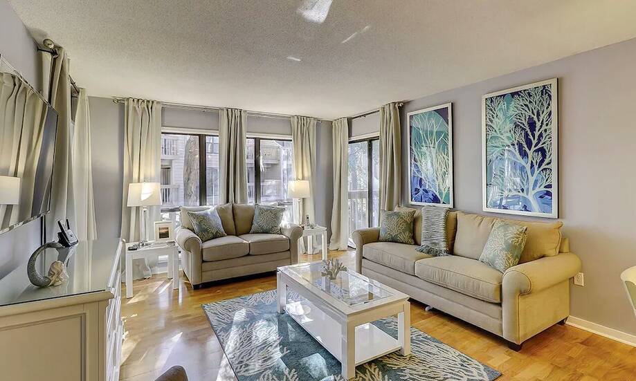 Centrally located, stunning 2 bedroom re...