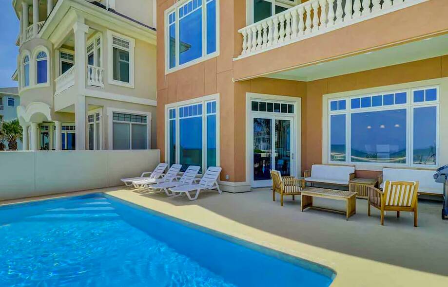 Luxurious Oceanfront House w/Free WiFi, ...